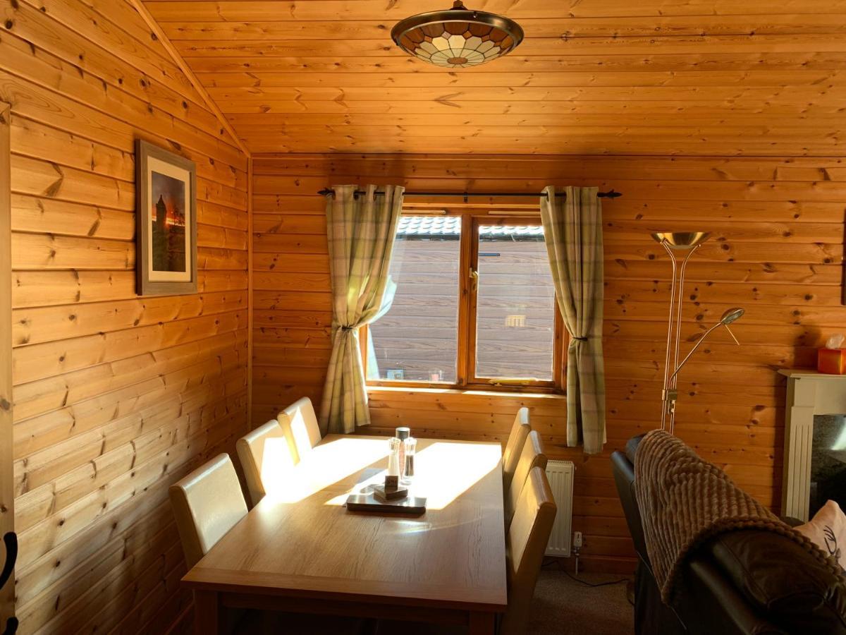 Immaculate 3-Bed Lodge In Hawick Buitenkant foto
